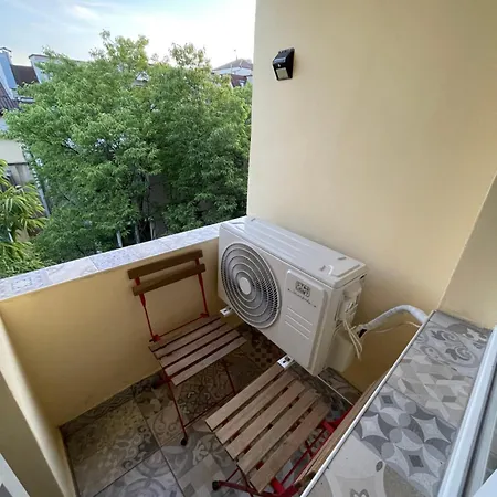 Quiet Comfort Walk Everywhere Apartment